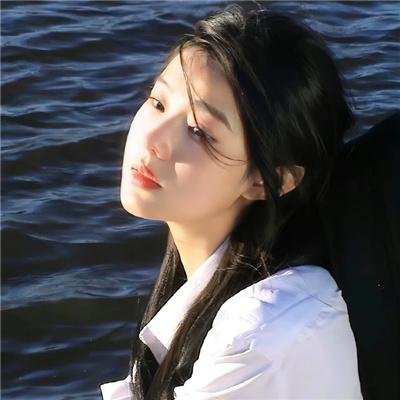 绿杨移作两家春